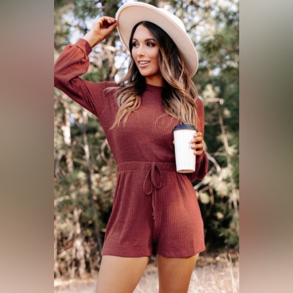 🌸Lock & Roll Keyhole Romper - Picture 2 of 2